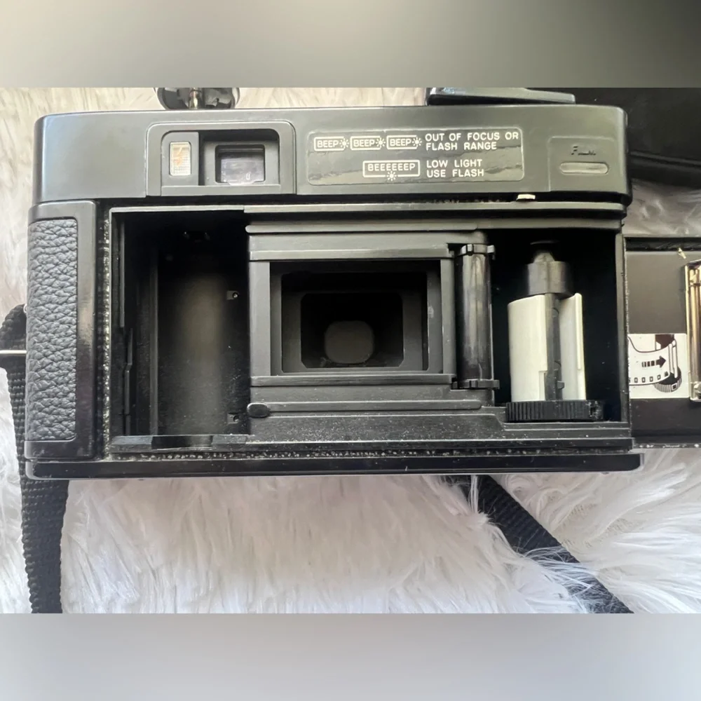 Minolta Hi-Matic AF2 35MM Film Camera - PARTS